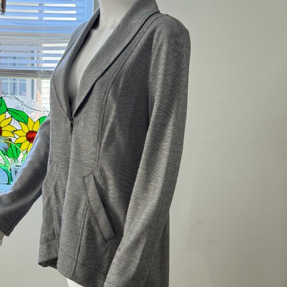 CABI Heather Gray Chic Tailored Fit Dropoff Blazer Women's Size Medium - Picture 2 of 7